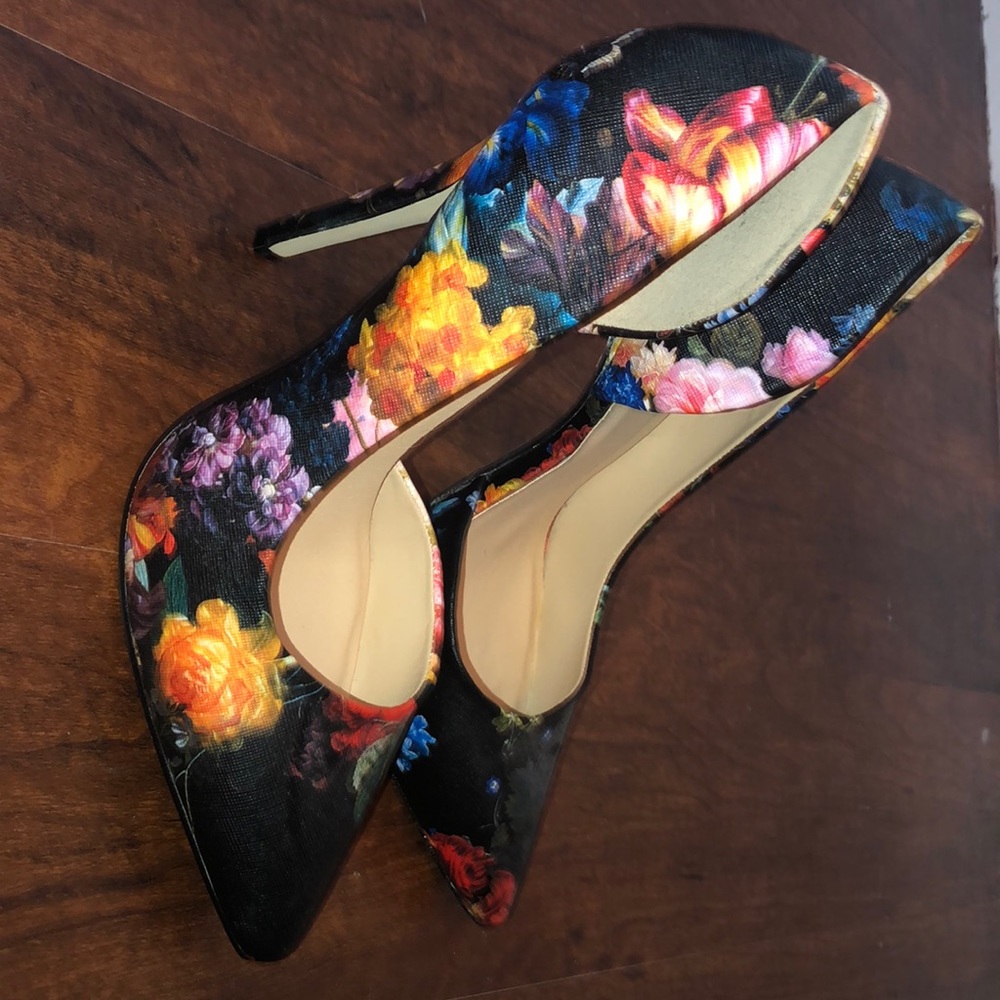 **FLORAL HIGH HEELS**